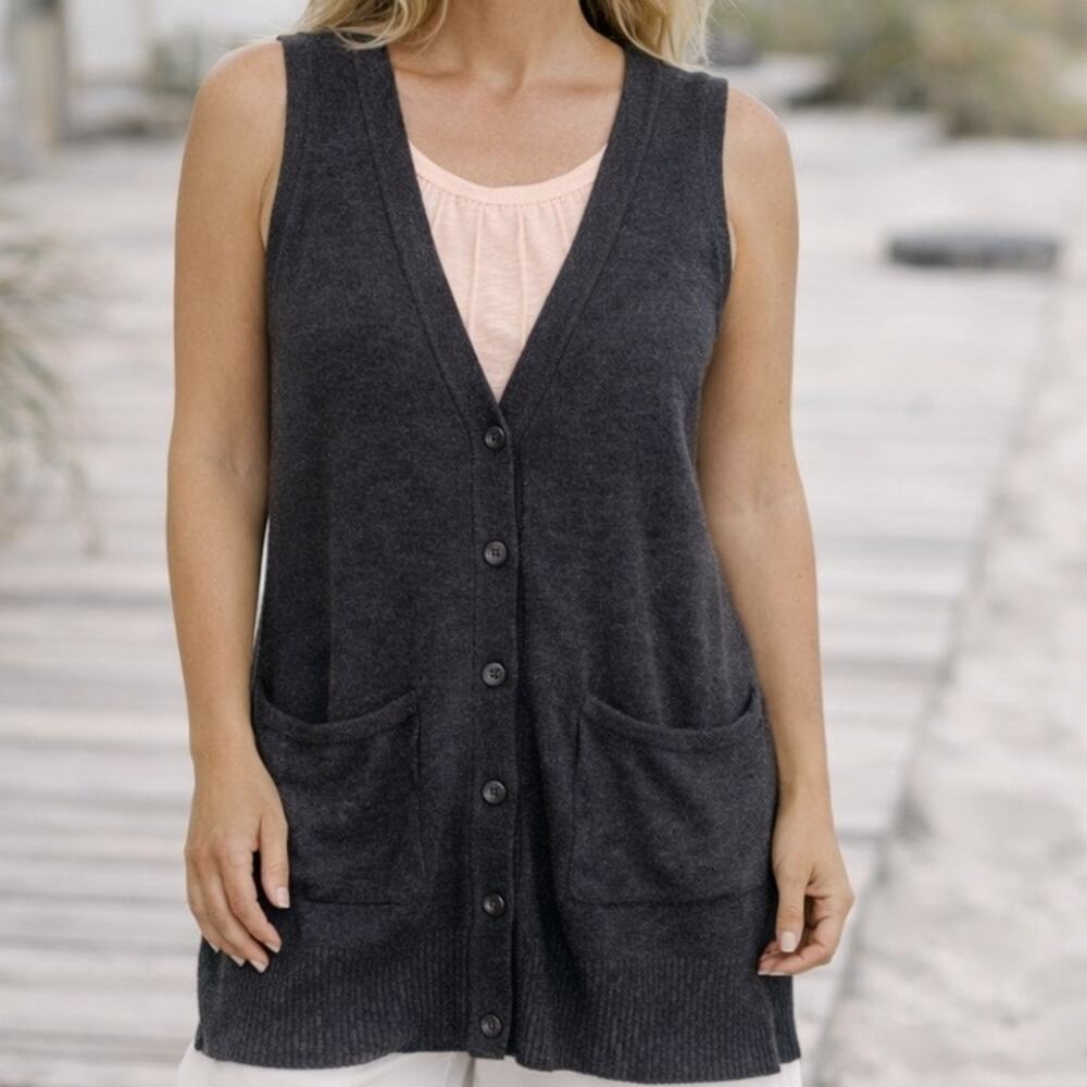 Banana Republic Merino Wool Sweater Vest Women size Small Gray V Neck Button Up